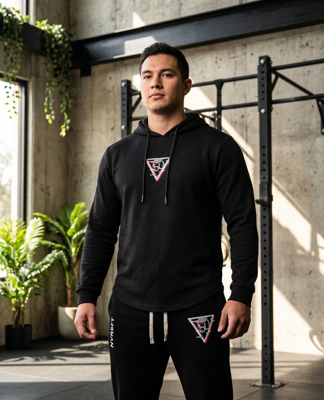 Hoodie deportivo Kore, ajuste muscular y tejido Heat Gear para entrenamiento - 150 TM NVRSFT