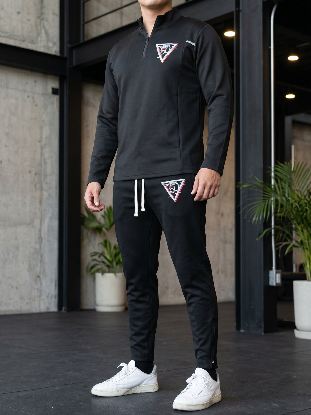 Sudadera Performance de Manga Larga con cierre mediano crema y elementos reflectantes - 150 TP NVRSFT